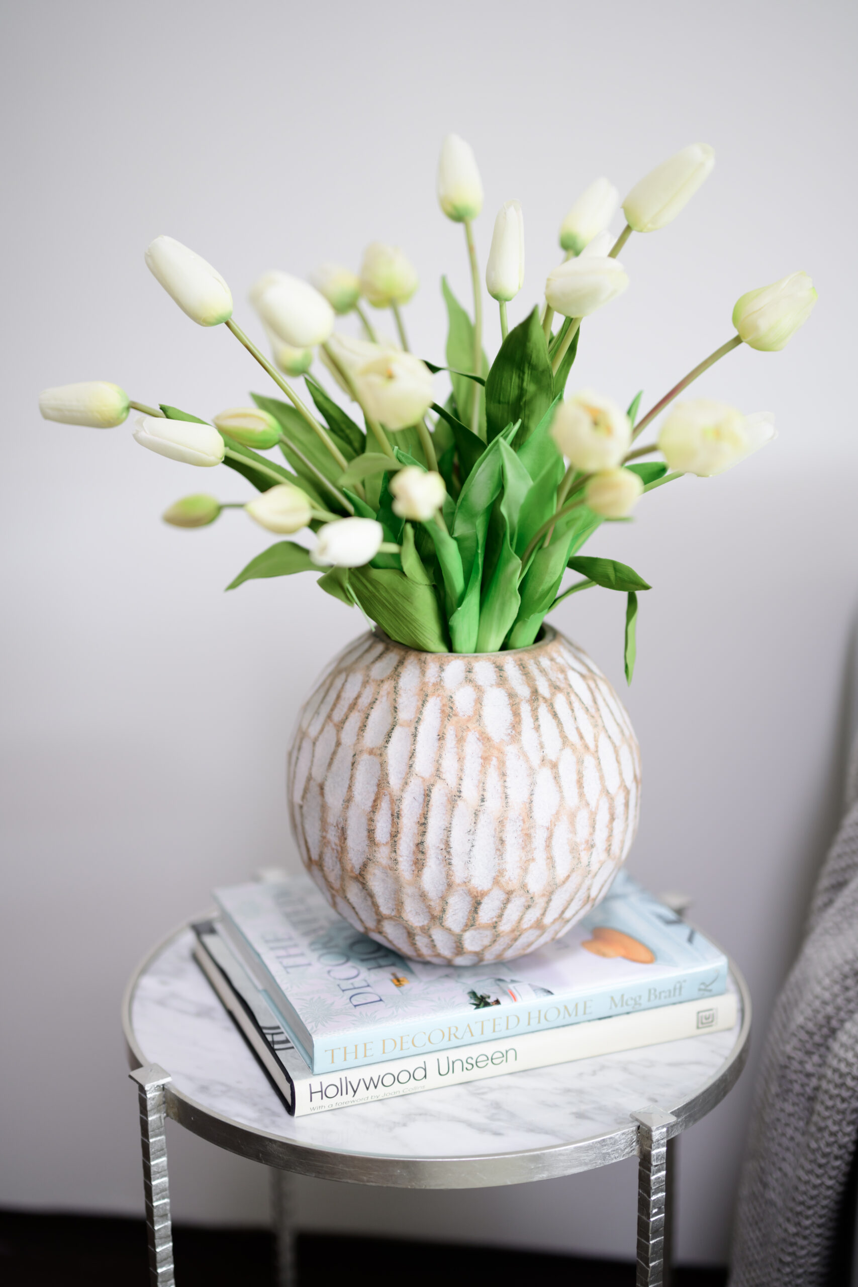 Photography Props that Speak to Your Brand 

#photography #props #audriedollins #admediagroup #admedia #contentsession #contentprops #amazonstorefront #flowers #homedecor #food #treats #coffeetablebook